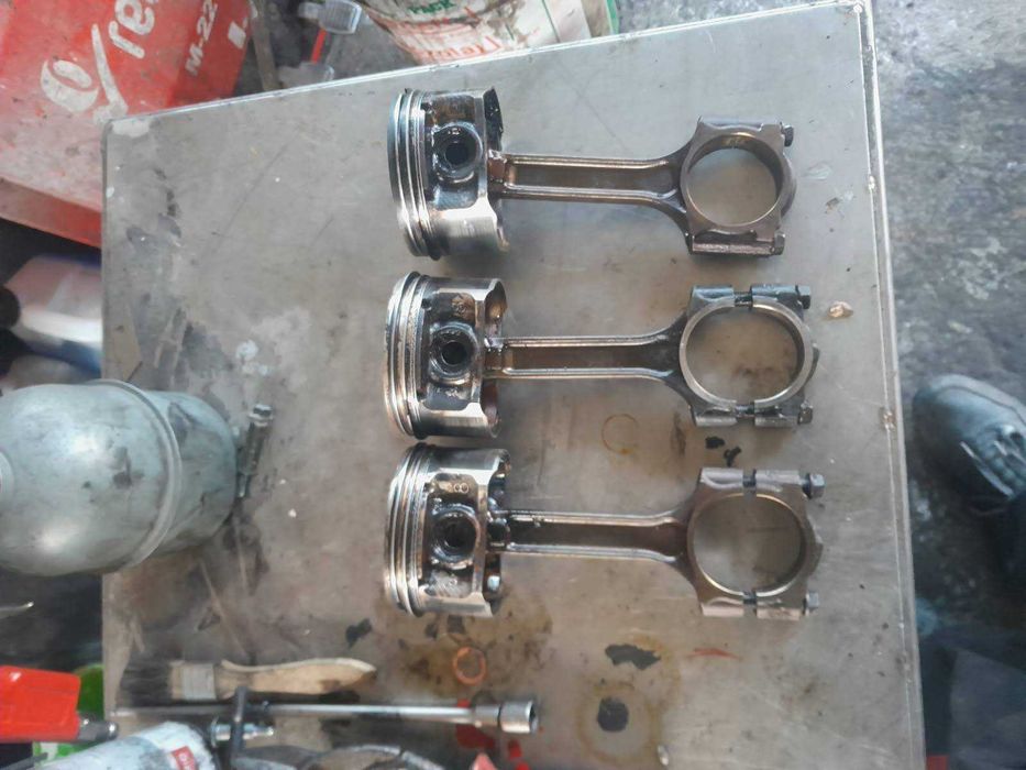 Tłok korbowód Nissan Qashqai 08r 2.0 mr20de