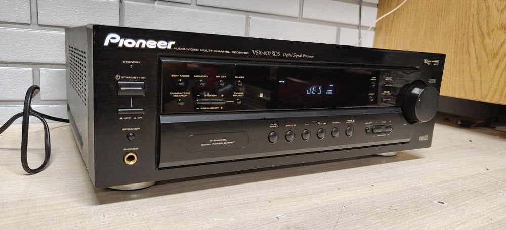 Amplituner PIONEER VSX-407rds.