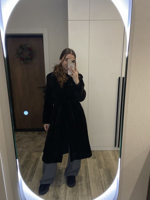 Норкова шуба чорна