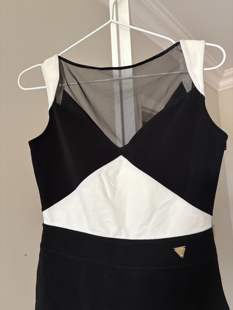Sukienka Guess nowa rozmiar xs