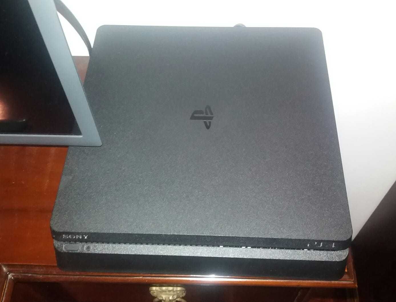 PlayStation 4 Slim 1 TB + jogos