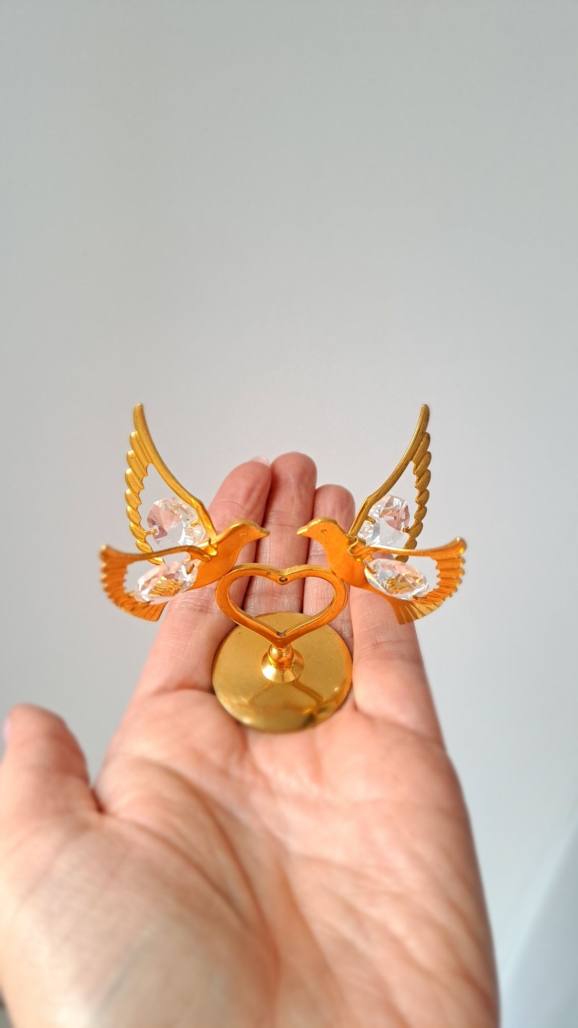 Figurka Para gołębi kolekcjonerska pozłacana z kryształkami Swarovski