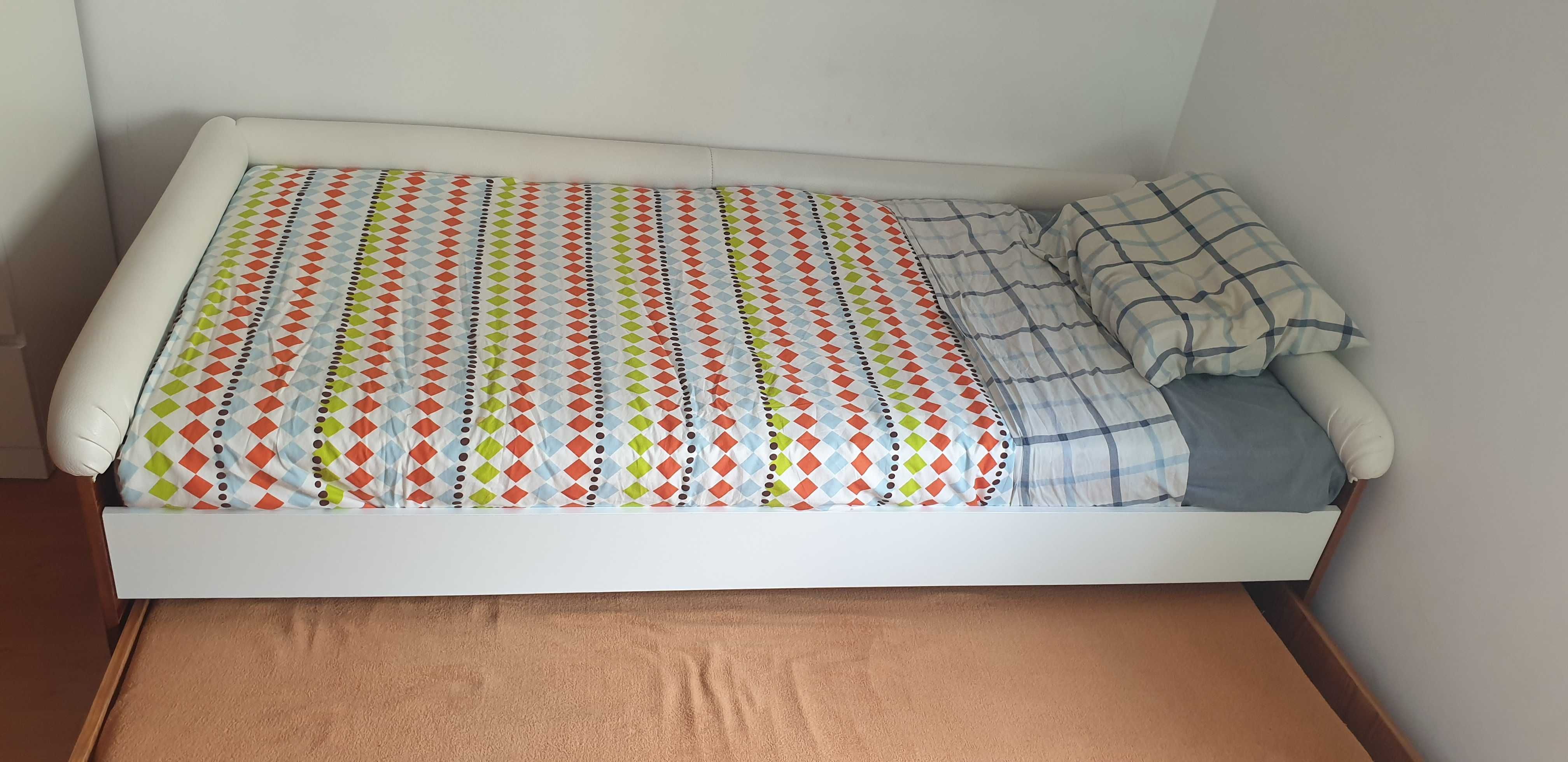 Cama individual com colchão e gaveta de arrumação