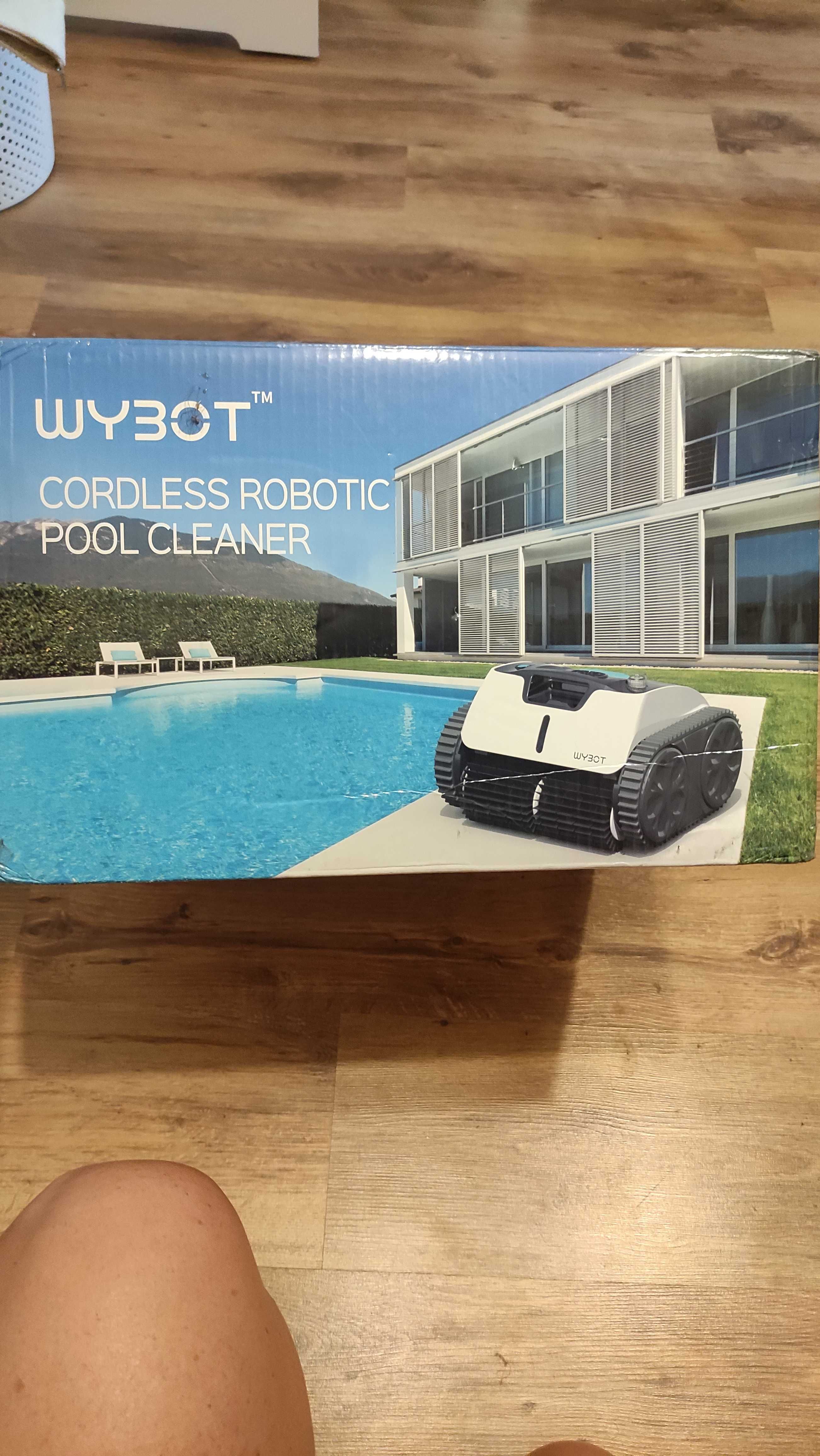 Robot basenowy odkurzacz