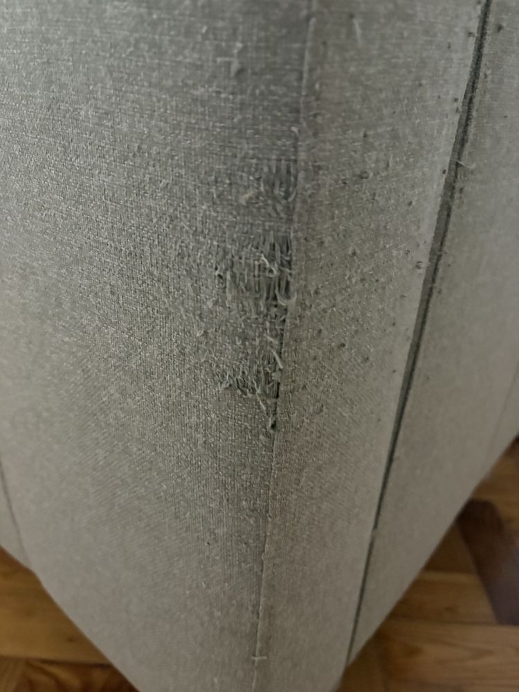 Sofa IKEA com chaise longue verde claro