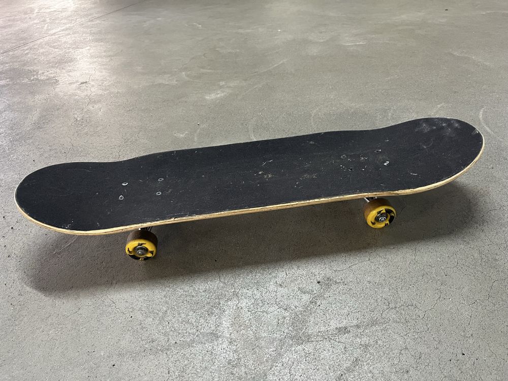 Skate básico usado