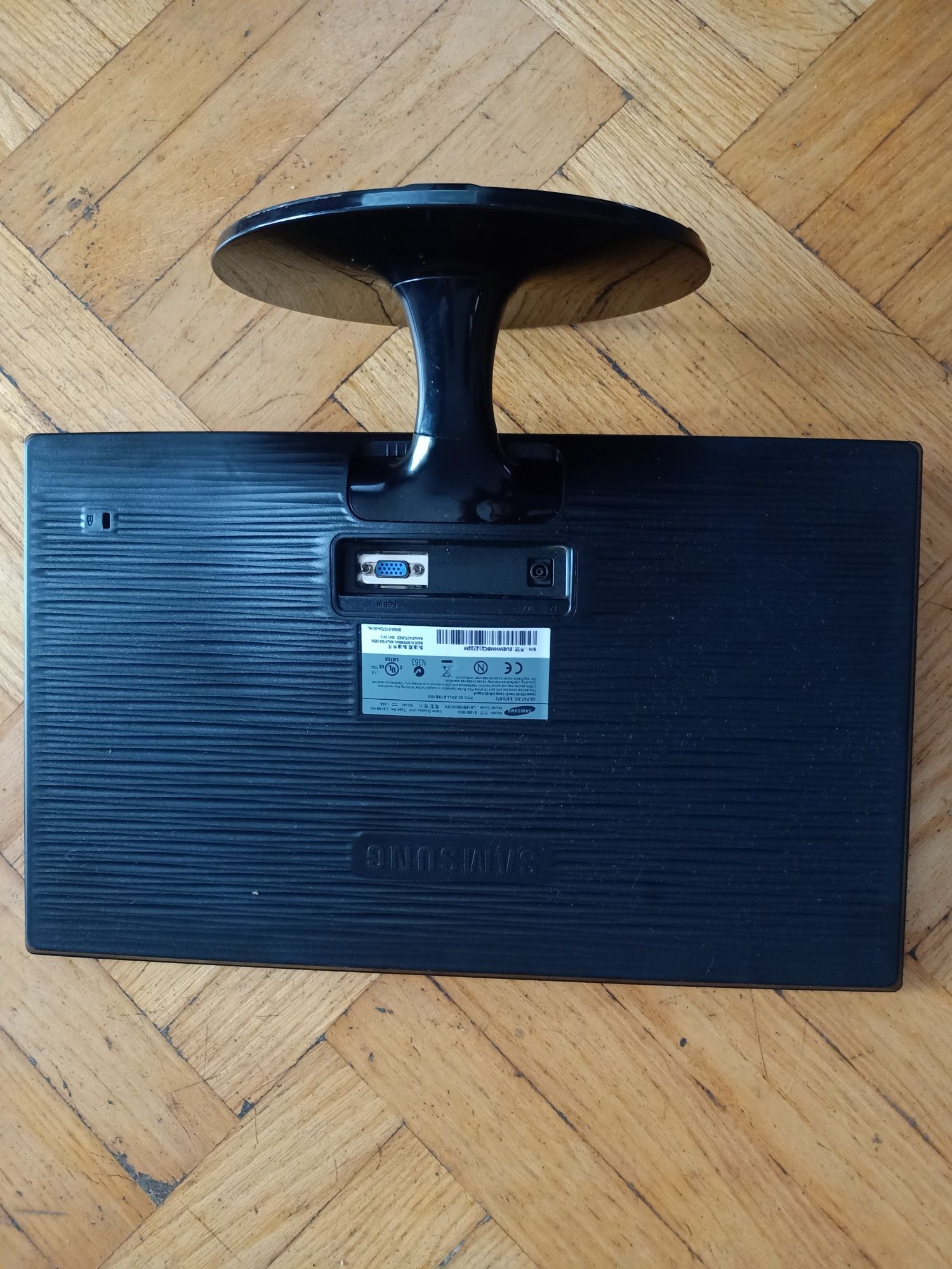 Monitor LCD Samsung Syn master 19cali