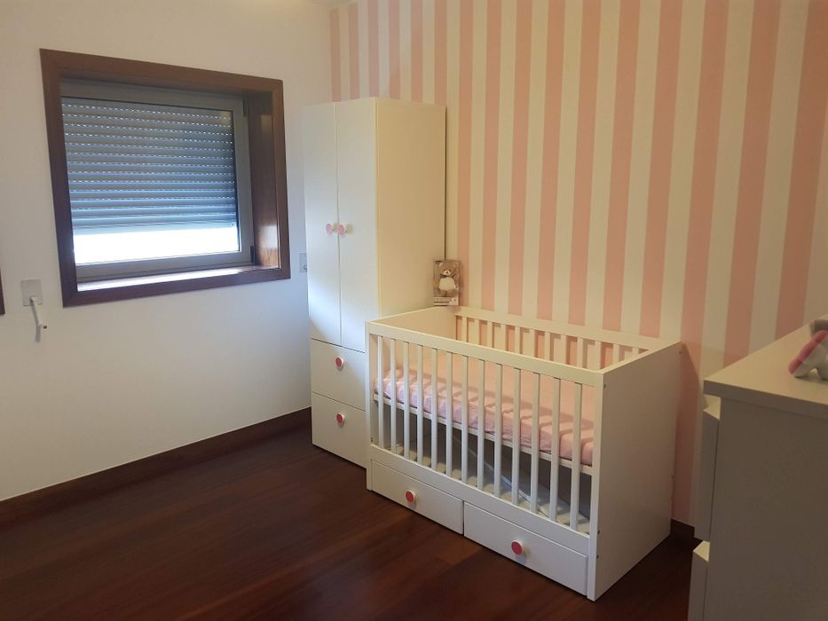 Berço IKEA 60x120 cm – com gavetas de arrumação