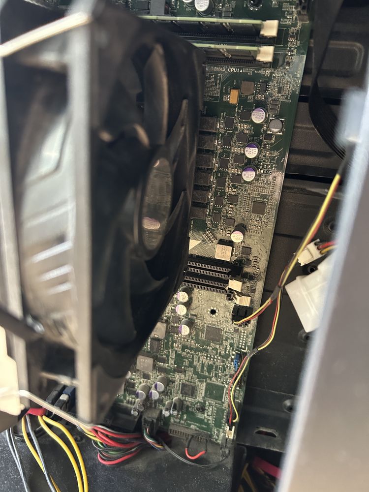 Komputer 2x xeon rx580 4gb 1650w 64gb ram