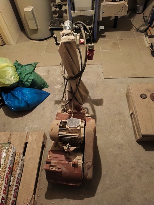 Cykliniarka do parkietu