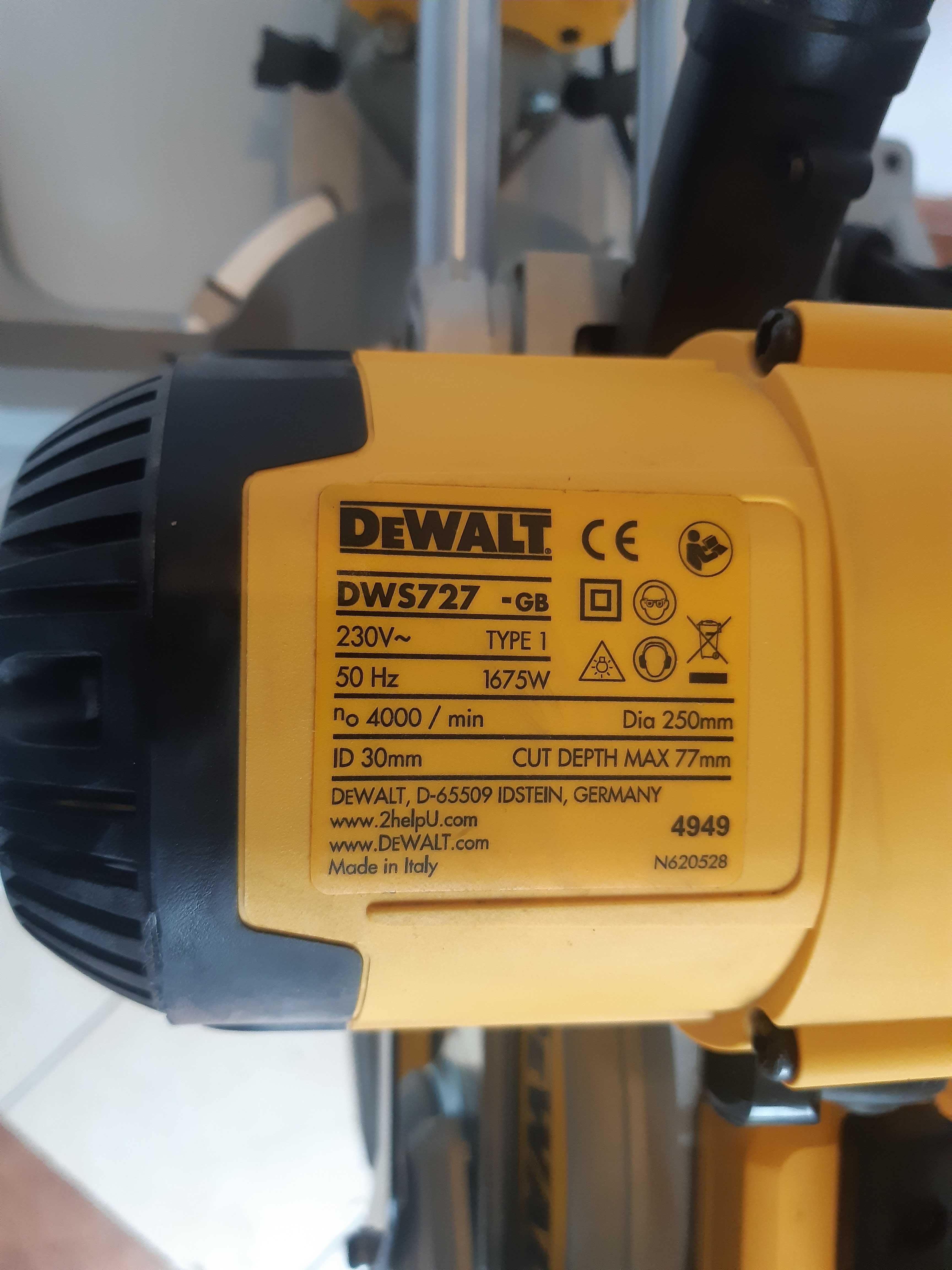 Piła ukośnica  Dewalt DWS727