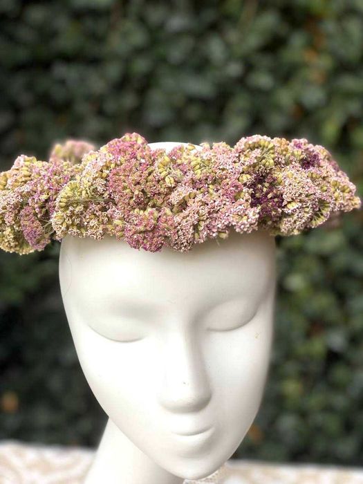 Вінок на голову з сухоцвітів бежево-рожевого кольору