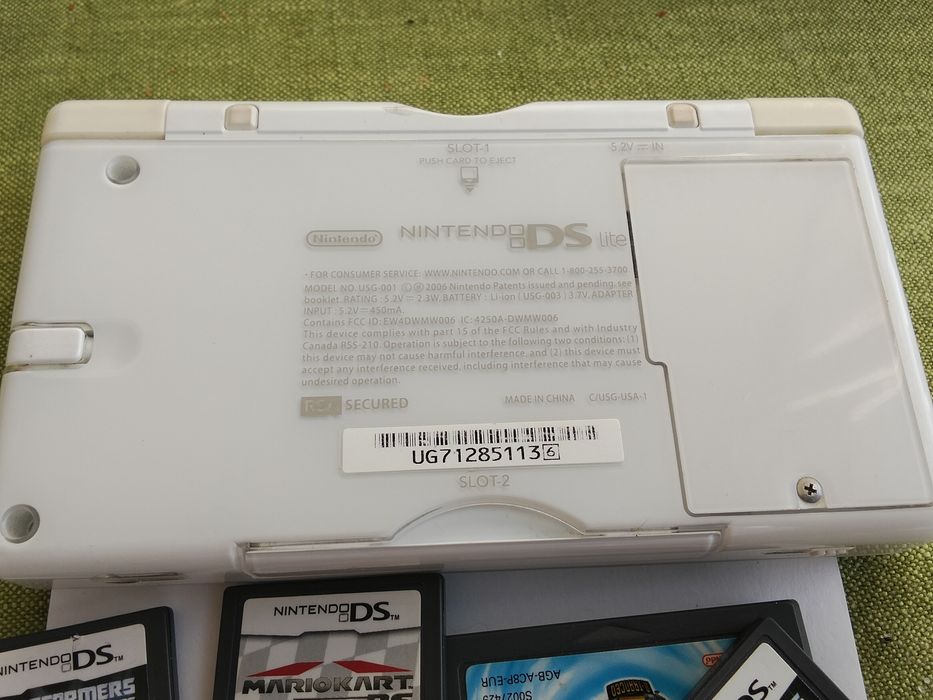 Nintendo DS lite