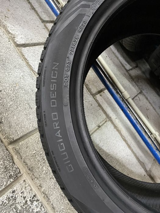 Всесезонні шини 245/40 R18 (97Y) VREDESTEIN
