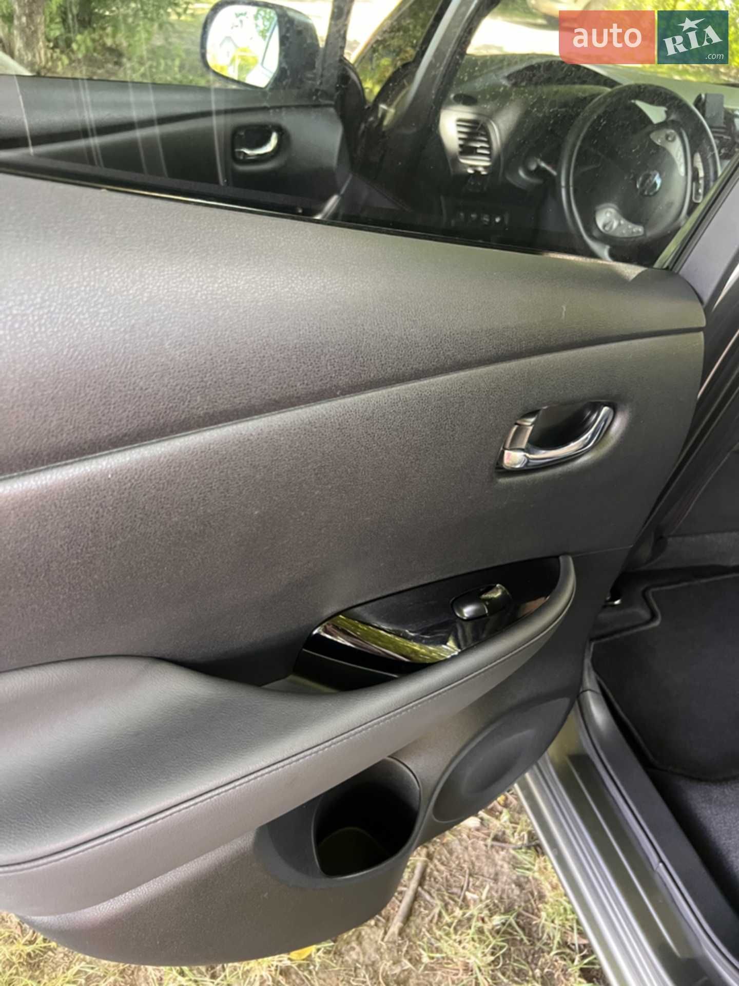 Nissan leaf 2017 30 кВт Tekna