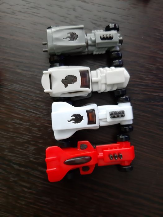 Машанки киндер іграшки