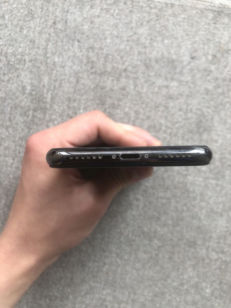 iPhone X 64 ГБ Black | R-SIM у комплекті |