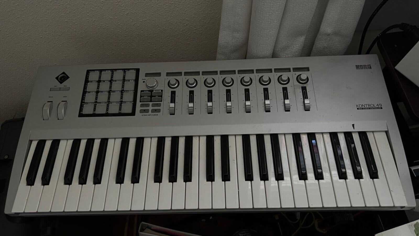 Korg Kontrol 49 ! NOVO ! Excellent MIDI Controller !