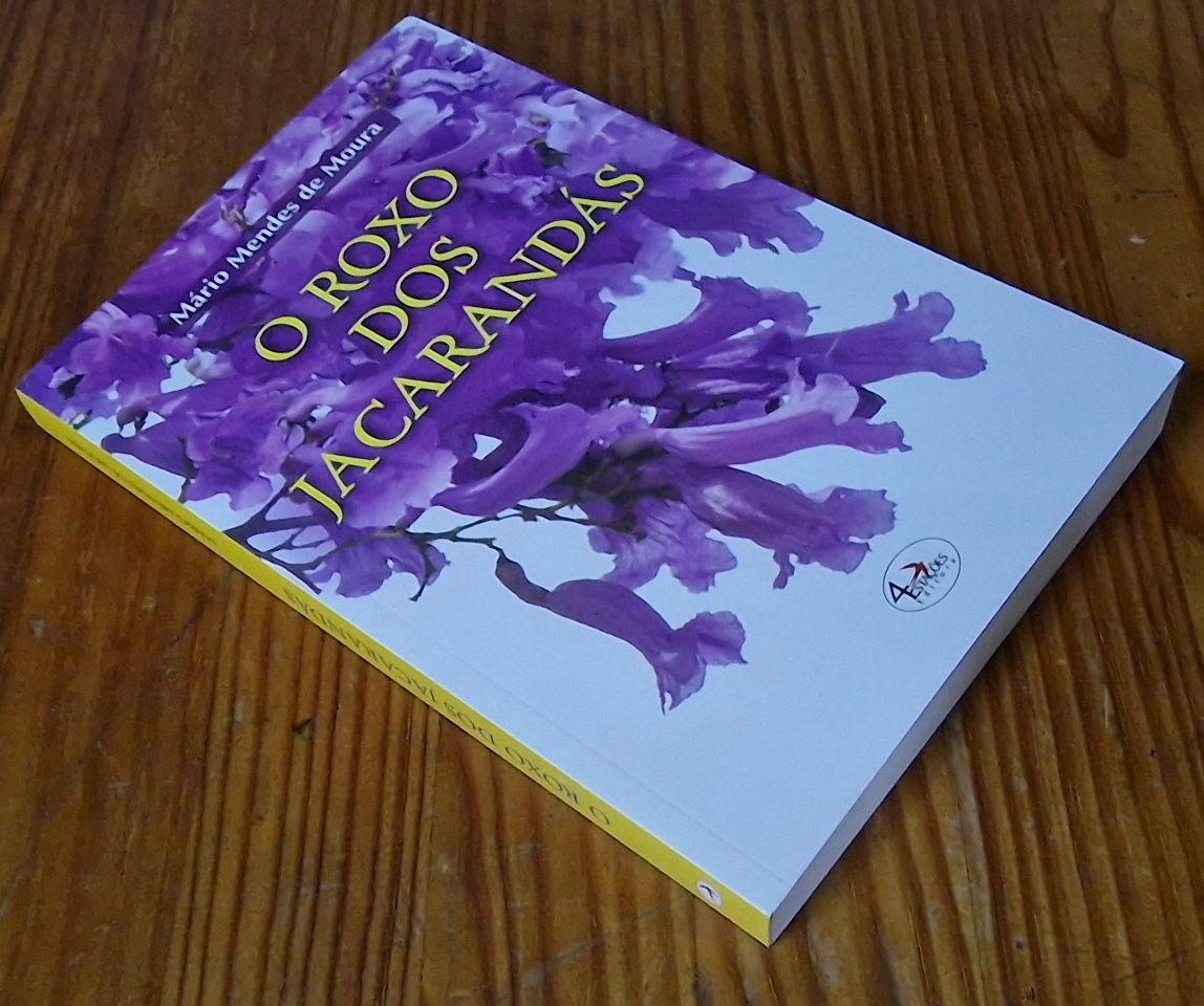 Livro "O Roxo dos Jacarandás" de Mário Mendes de Moura