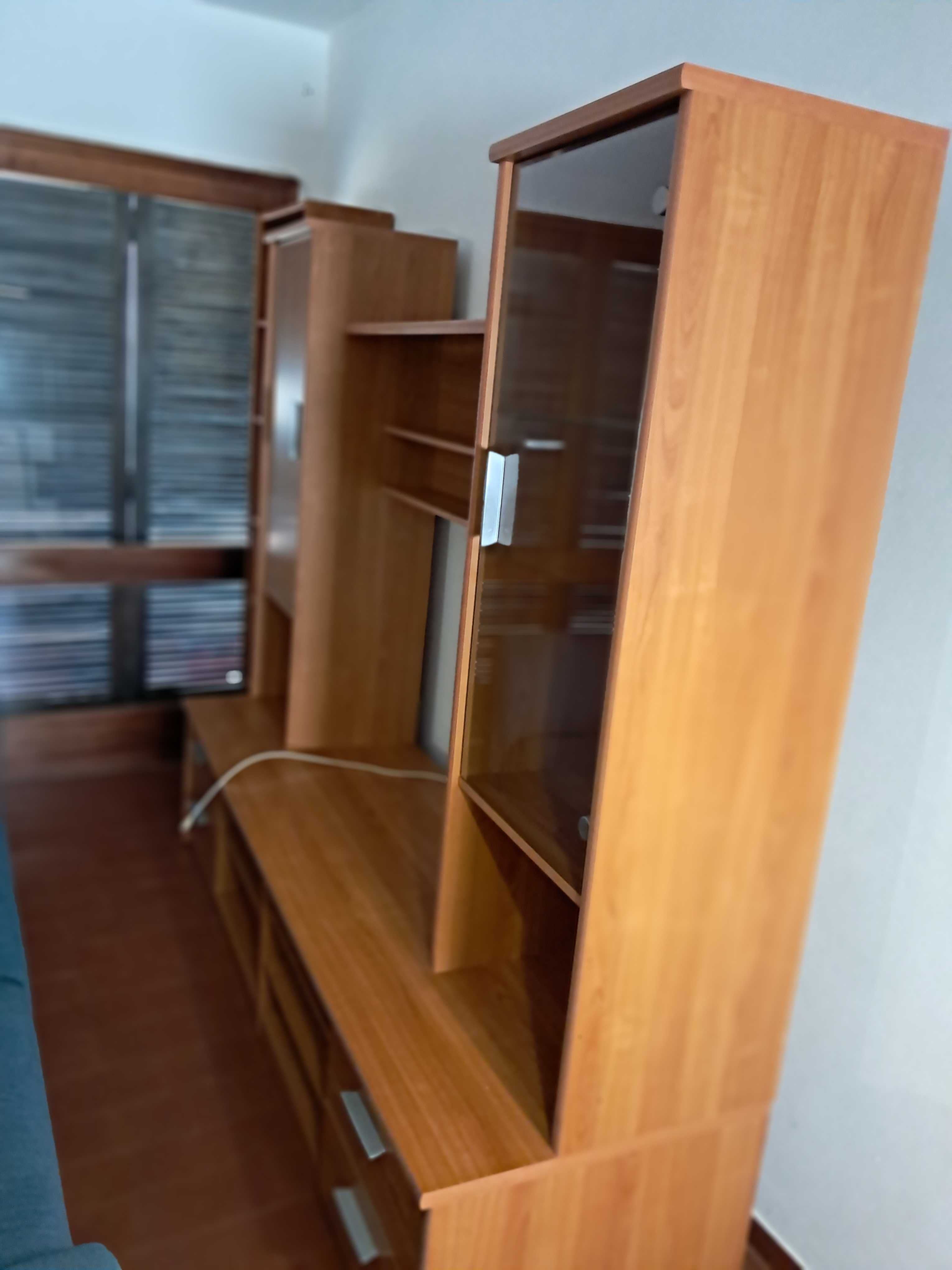 Movel de madeira para desocupar