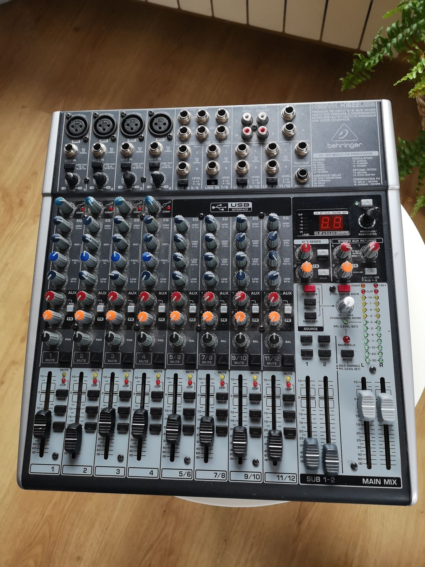 Mixer Behringer XENYX X1622USB