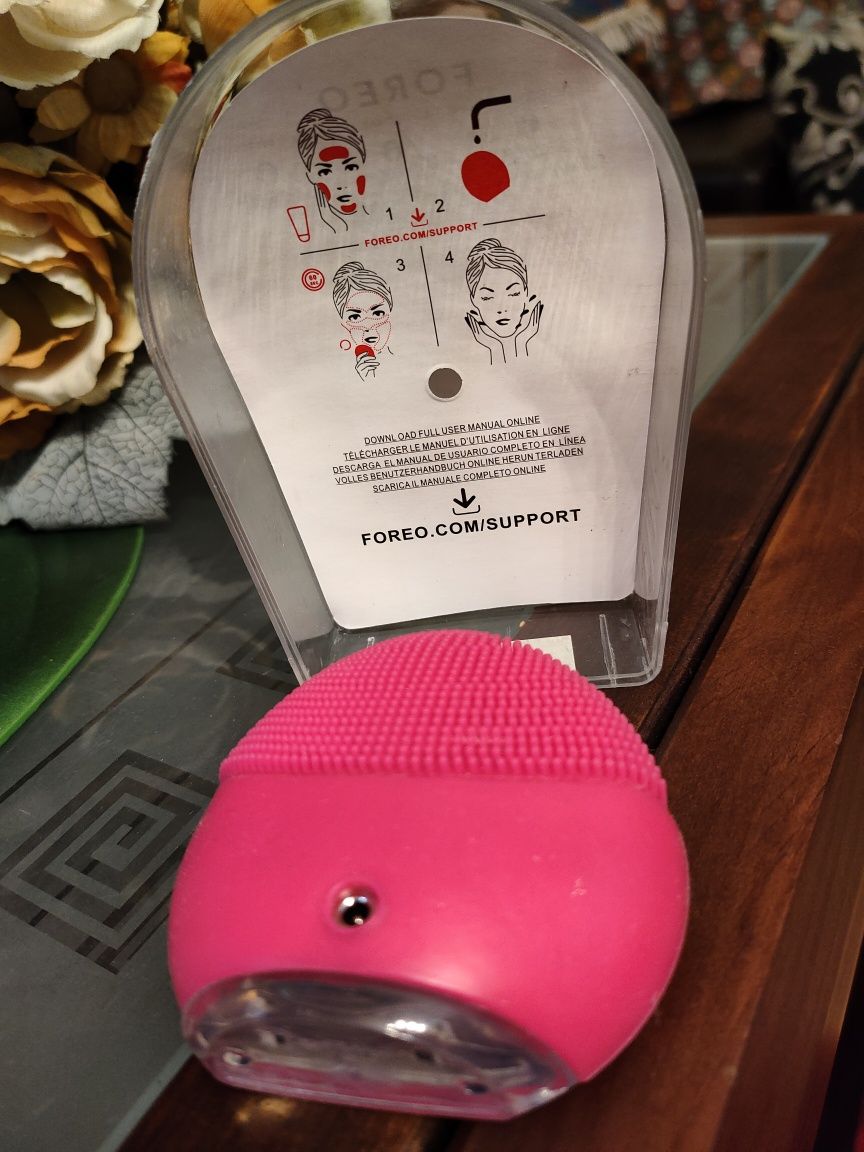 Foreo Luna mini 2 рожева. Щіточка, масажер для обличчя.