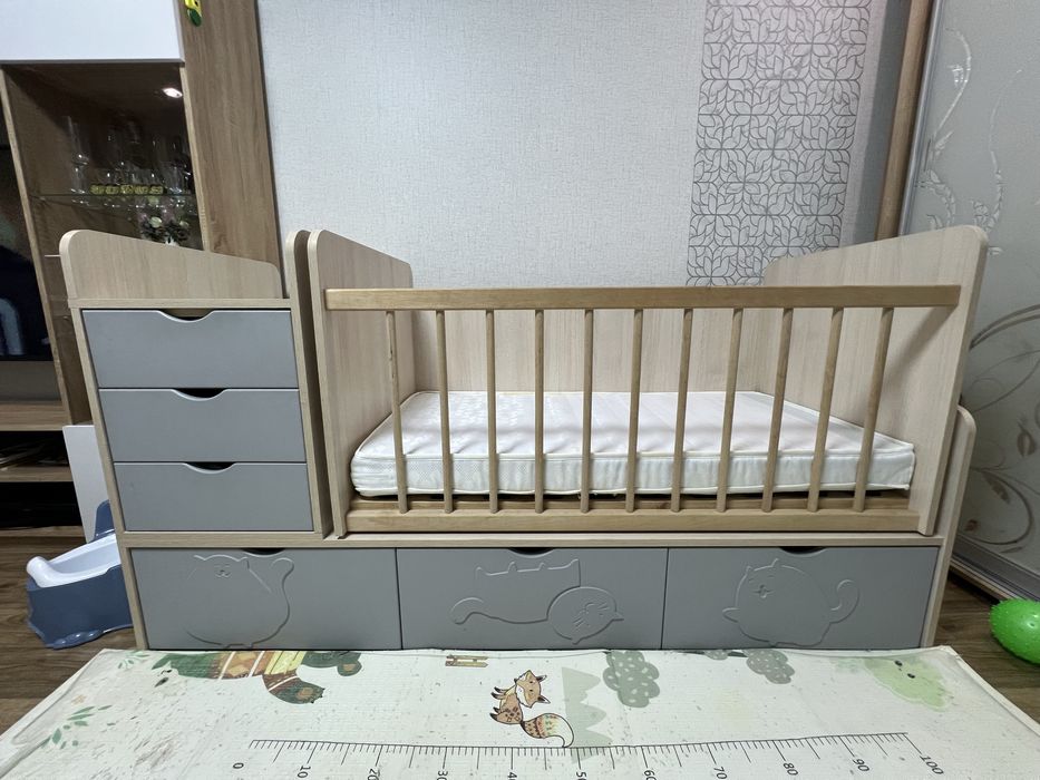 Продам дитячу кроватку 3в1