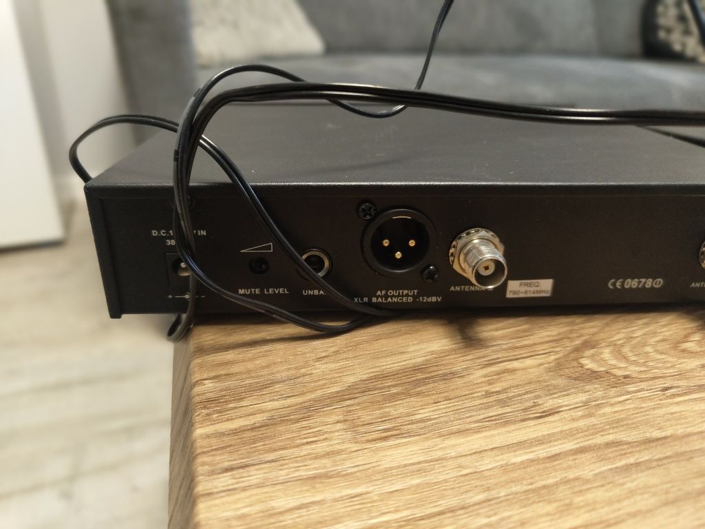 Dwa nadajniki ld ld system ws 100r do mikrofonu bezprzewodowych