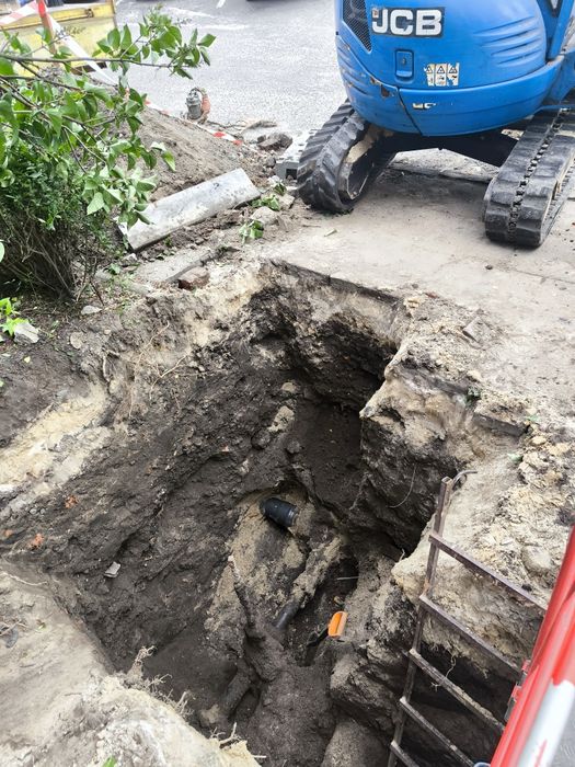 Prace ziemne drogi przyłącza