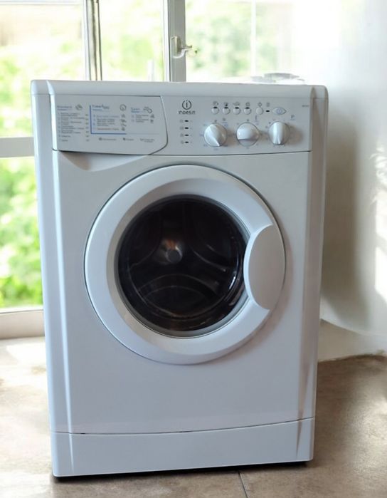 Стиральная машина Indesit Wisl 83