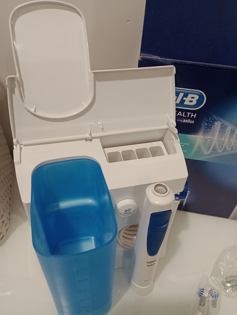 Irygator Oral b Oxyjet stacjonarny do płukania zębów