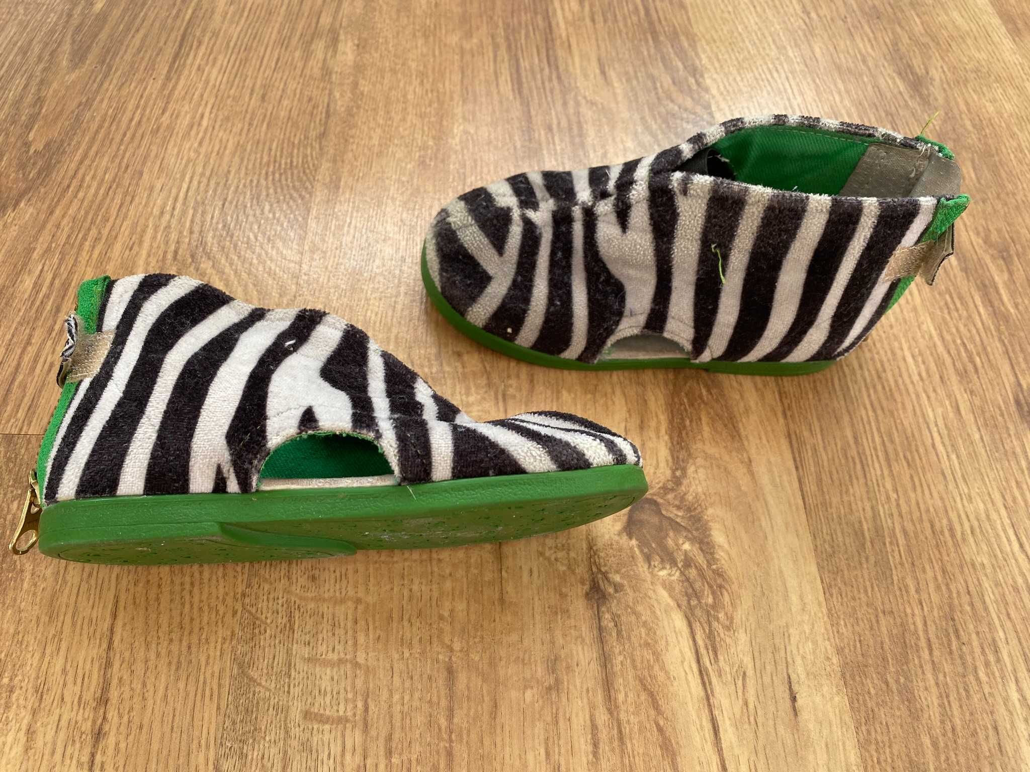 Kapcie, butki Slippers Family Zebra, rozmiar 27 / 17 cm wkładka