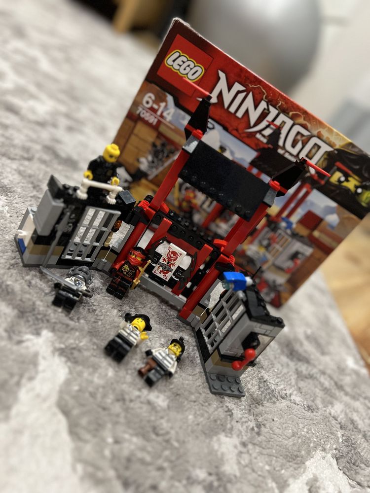 конструктор LEGO Ninjago Втеча із вʼязниці Оригінал 70591