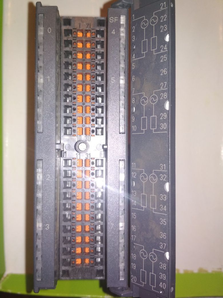 Simatic 6ES7322-5FF00-0AB0 модуль цифрового вывода 8 каналов по 2А.