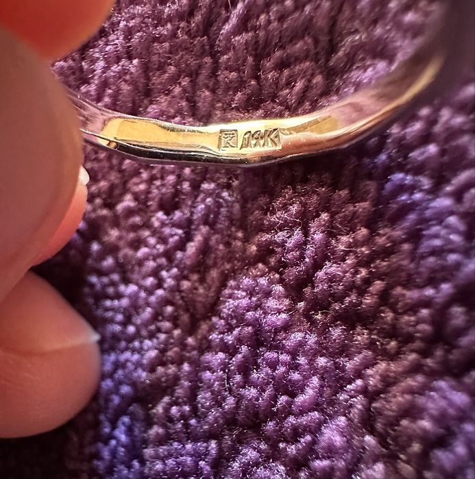 Кольцо с белого золота с бриллиантом ювелирного дома Kochut