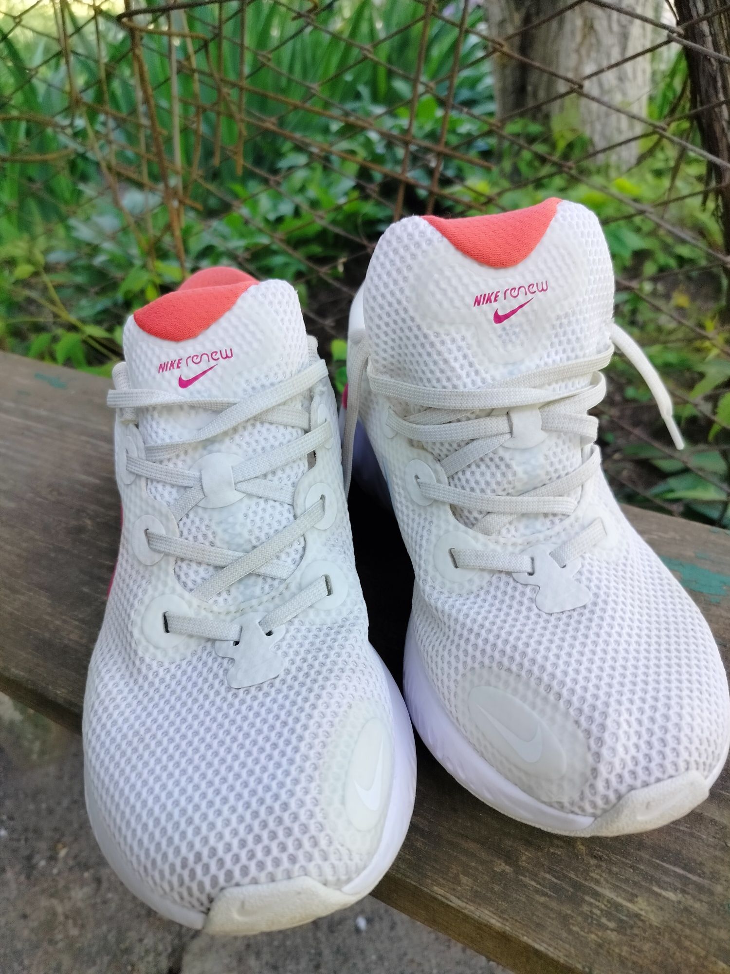 Кроссовки Nike renew 42р.