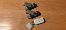Trzy pendrive 2.0 32GB 16GB 16GB