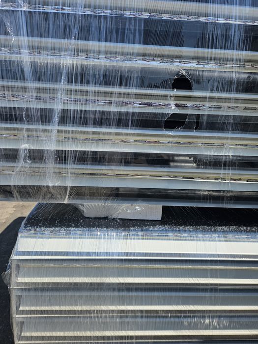 Plyta warstwowa dachowa dach  nowa 40mm 1 gat
