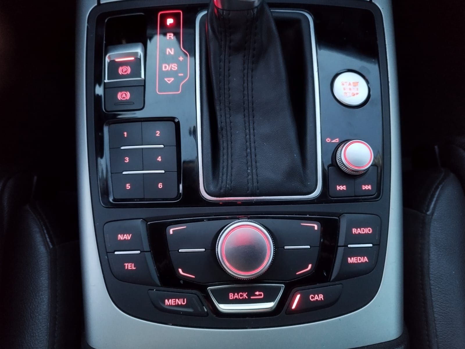 Audi A6 com livro revisões