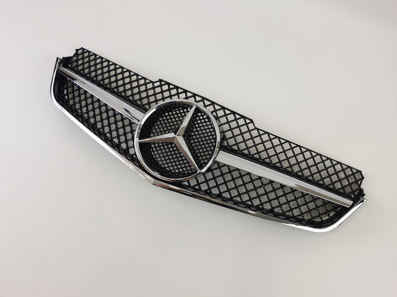 Решетка радиатора на Mercedes E-class Coupe C207 2009-2013  AMG