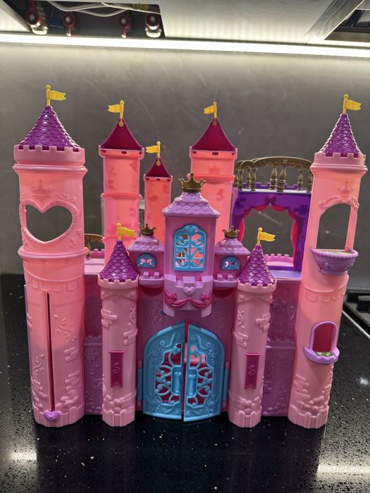 Іграшковий замок принцеси Софії