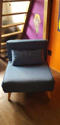 Rozkładany fotel z funkcją spania