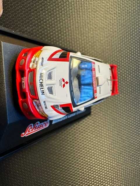 Miniatura Mitsubishi Lancer Evolution - 1/72