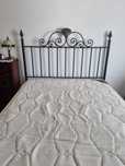 Cama de Ferro com colchão e estrado