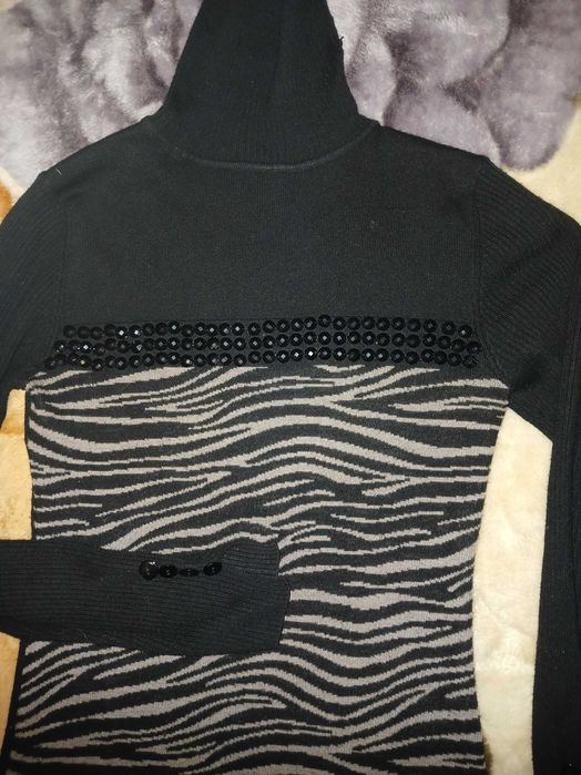 Тёплое зимнее платье под горло