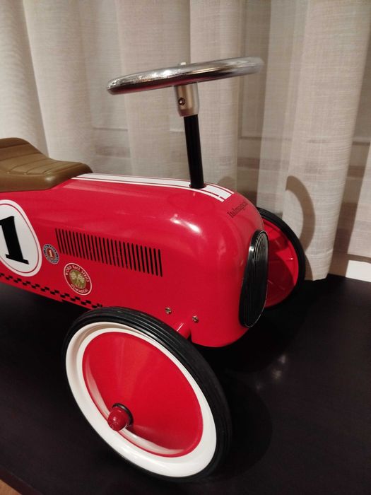 Carro de metal vintage