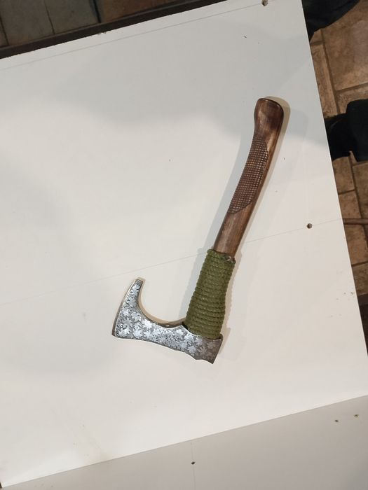 сокира ручної роботи