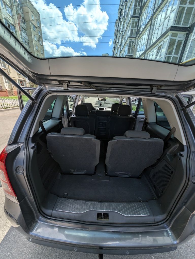 Opel Zafira 2010 року тільки що з Німеччини