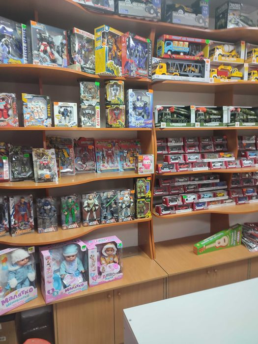 Продаю торгові меблі (горки і прилавки)