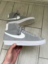 Nike blazer mid 77 light smoke grey